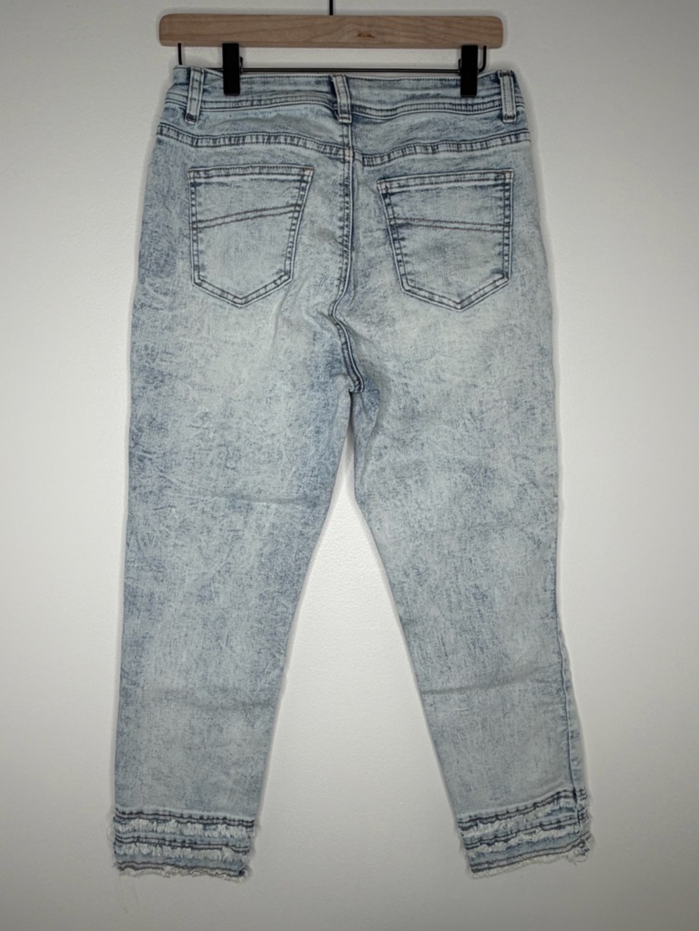 Charlie B Womens Washed Denim Frayed Tiered Hem Cropped Straight Leg Jeans Sz 8